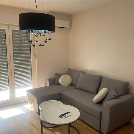 Alex 2210 Apartman